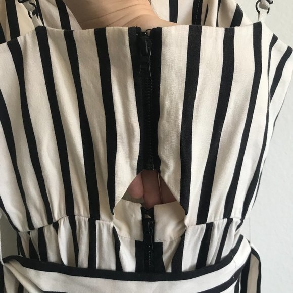 alice + olivia Black and White Striped Jumpsuit Spaghetti Strap Summer Romper 0 - Picture 7 of 12